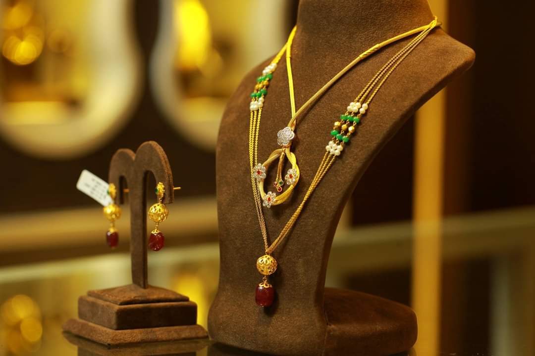 HAYRA GOLD & DIAMONDS